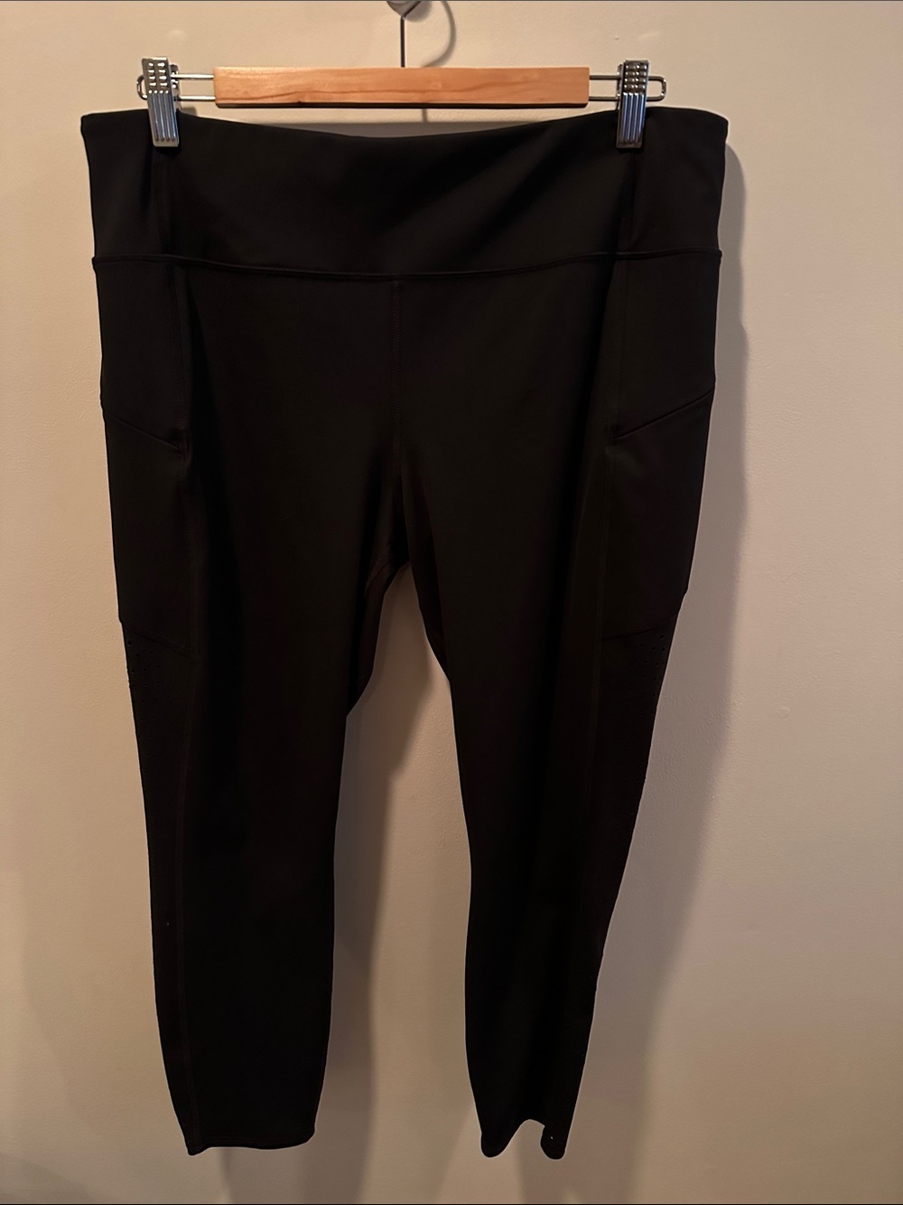 Athleta Black High-Rise Performance Leggings with Side Pockets
